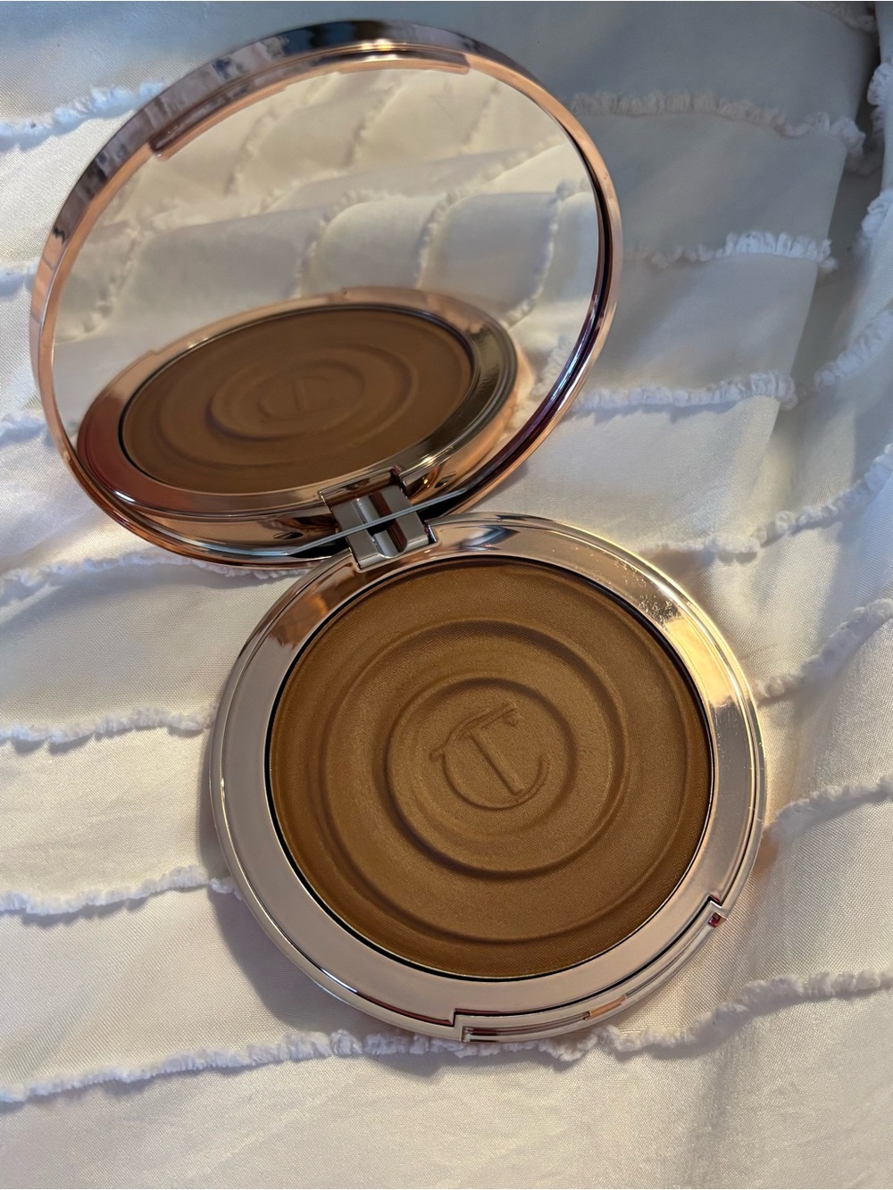 Charlotte Tilbury Sun-Kissed Glow Cream Bronzer - 2 Medium - Picture 3 of 3